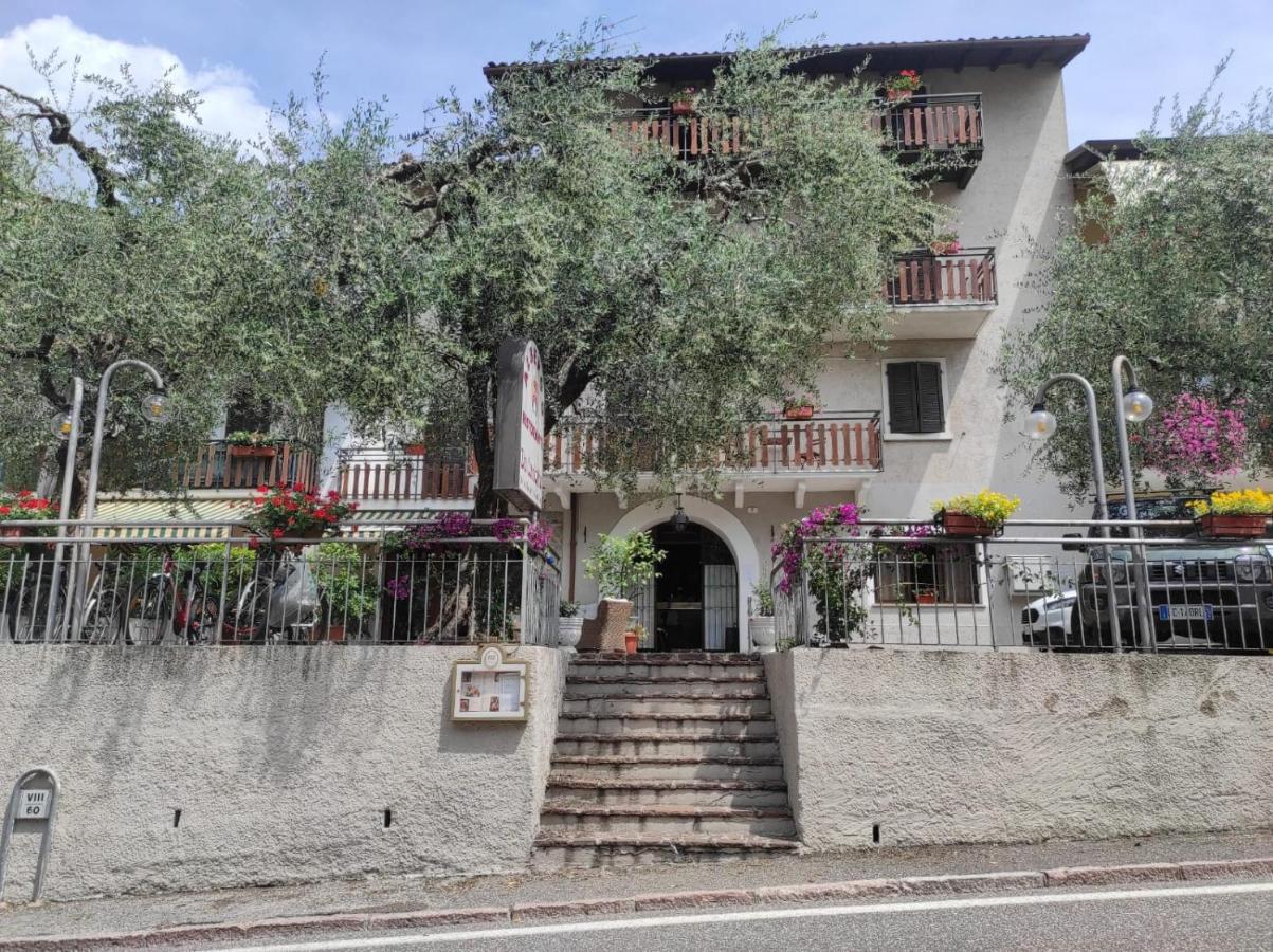 Albergo Stella D'Italia Tenno Extérieur photo